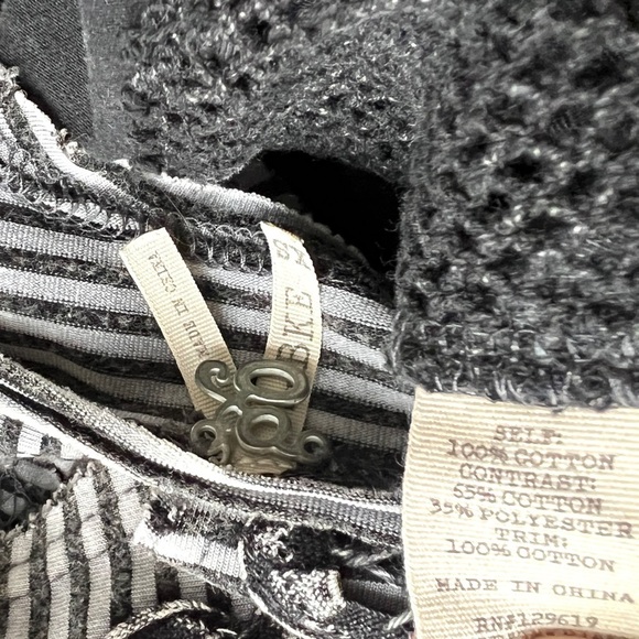 Gimmicks By BKE Top Size XS Open Back Gray Sleeveless Stripe Mesh Grunge edgy - Picture 8 of 8